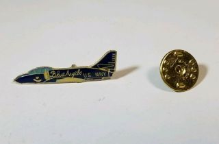 Vintage US Navy Blue Angels Jet Plane Enamel Lapel Hat Pin Side View gold tone 2