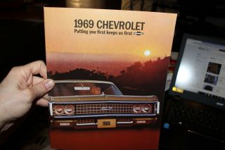 1969 Chevrolet Caprice Sales Brochure 69 Chevy Dealer Advertising