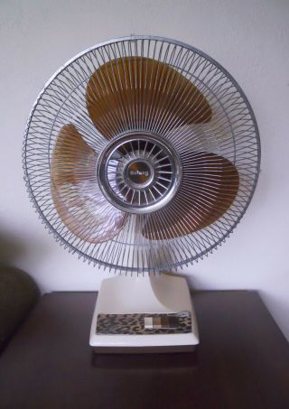 Vintage Galaxy 16 Inch Oscilating Fan With Brown Blades