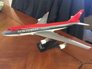 Northwest Airlines Boeing 747 - 400 Plastic Model