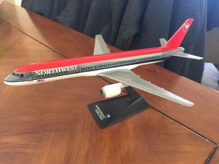 Northwest Airlines Boeing 757 - 200 Plastic Model