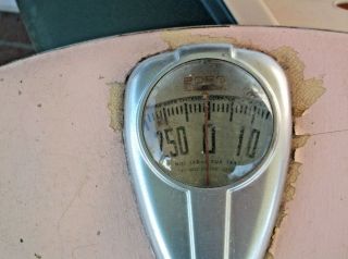 VINTAGE PINK AND SHABBY DECO LOOK BORG BATHROOM SCALE - 2