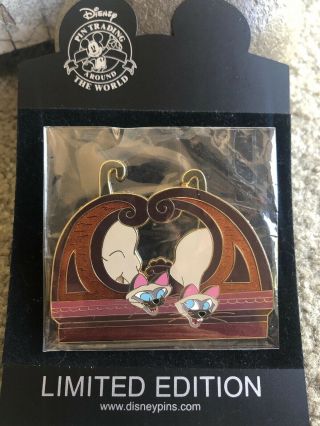 Disney Si And Am Jumbo Le 300 Lady And The Tramp Shopping Pin Rare