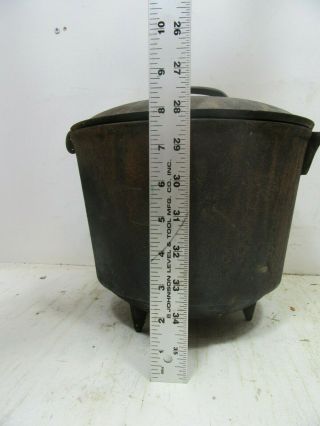 Vintage No.  7,  3 Leg Cast Iron Kettle Or Bean Pot With Lid 2