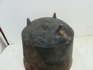 Vintage No.  7,  3 Leg Cast Iron Kettle Or Bean Pot With Lid 6