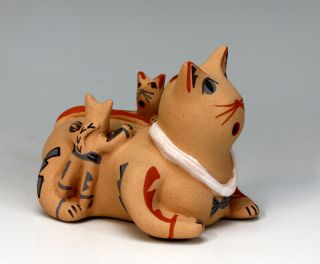 Jemez Pueblo American Indian Pottery Cat Storyteller - Robert Fragua