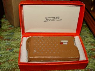 Vintage 1962 Red Airline Transistor Radio No.  62 - 1130B Montgomery Ward Ship Box 3