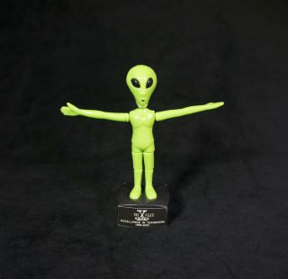 X - Files Crew Gift Alien Bending Mulder Scully