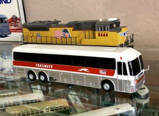 Custom Made Eagle 20 Trailways Hand Made Model Bus Toy 1/48 Scale 2