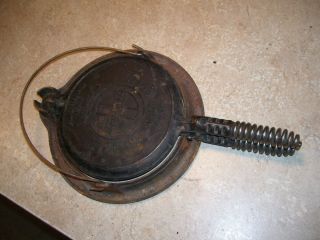 Antique Kitchen Cast Iron Griswold 8 American Waffle Iron
