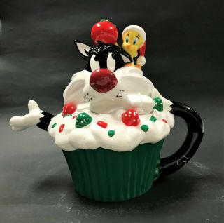 Looney Tunes Collectible Cookie Jar Tweety Bird & Sylvester Christmas Muffin