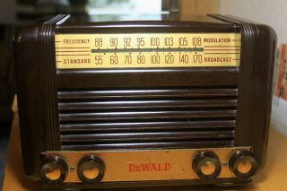 Vintage Art Deco Dewald 1949 Bakelite Tube Radio Classic Am/fm Model - C - 800
