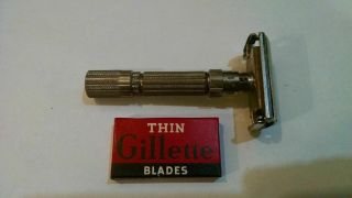 Vintage Razor - - Gillette Fat Boy E - 1 With Nos Razor Blades