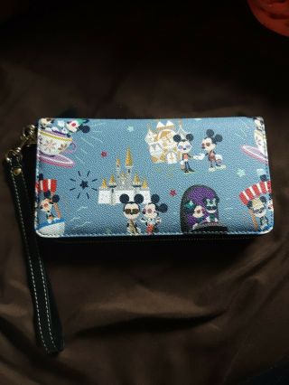 Disney Dooney and Bourke Mickey Minnie Attractions Rides Hipster Wallet NWT 2