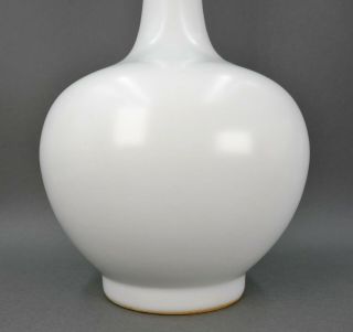 Fine Old Chinese Porcelain White Crackle Glaze Bottle Vase 3