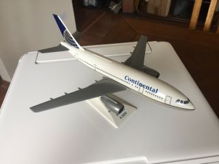 Continental Airlines Airbus A300 Plastic Model