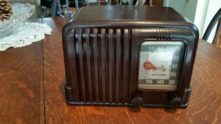Vintage Rca Victor Model 1ax Bakelite Tube Radio Looks Great