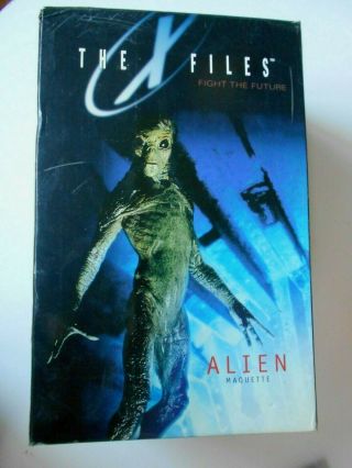 X - Files Alien Statue Maquette Tv Monsters Horror Science Fiction Outer Limits