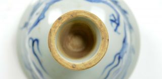 A Rare Chinese Blue and White Porcelain Stem Cup 7