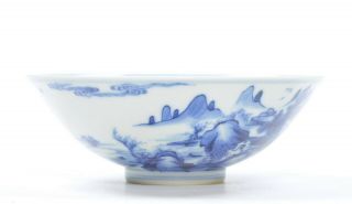 A Fine Chinese Blue and White Porcelain Bowl 2