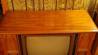 Vintage RCA 25 Inch Wood Console TV - 3