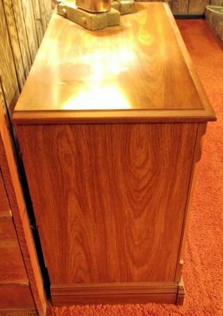 Vintage RCA 25 Inch Wood Console TV - 4