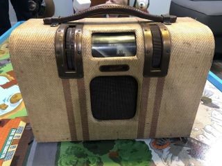 Antique Majestic Fabric Case Model 1br50 Table Top Tube Radio Vintage