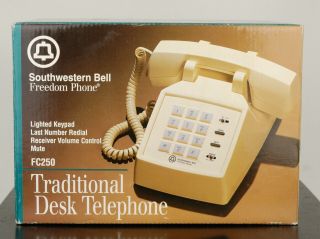 Traditional Desk Phone Fc250 Southwestern Bell Pushbutton Freedom Phone Nib (602