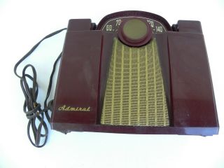 Circa 1940s Admiral Radio With A Bakelite Case (8 " X 9 " X 4 ")