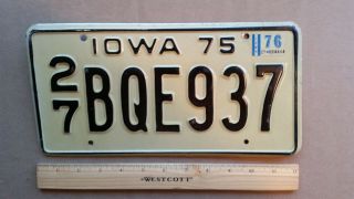 License Plate,  Iowa,  1975,  1976 Sticker,  27 (county) Bqe 937