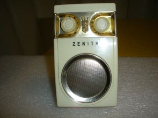Zenith Royal 500 Transistor " Owl Eye " Radio,  Ivory And Gold,  Well