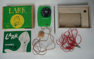 Lark Pt - 8 Am Germanium Diode Pocket Radio Vintage 1960s Made In Japan