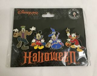 Disney Disneyland Paris Halloween Booster 4 Pin Setmickey Minnie Goofy.  Rare