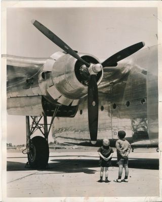 1945 Aviation Press Photo Fairchild C - 82 Packet Plane With Boys Vv