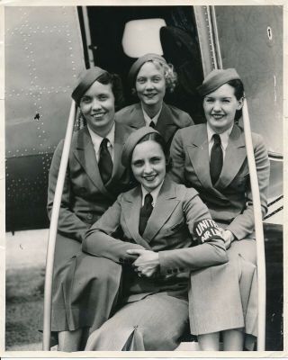 United Air Lines 1935 8 X 10 Press Photo Four Stewardesses W/ Plane Vv