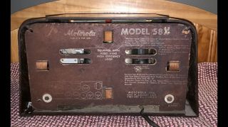 Vintage 1940 ' s MOTOROLA Model 58X Deco Bakelite Tabletop Tube Radio 2