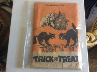 Vintage Halloween Trick Or Treat Bags Black Cats Haunted House 25 Bags 10 Cents