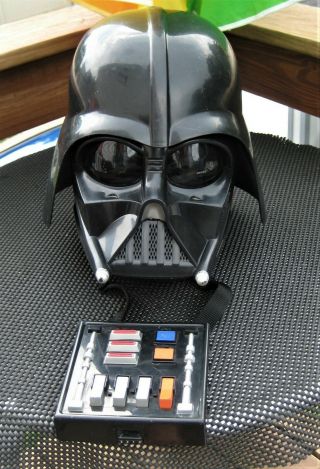 2004 Star Wars Darth Vader Voice Changer & Talking Helmet Mask Cosplay