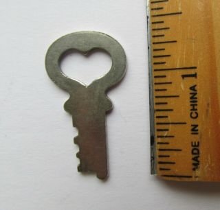 Eagle Lock Co.  Key 8441 (Steamer Trunk,  Footlocker) 2