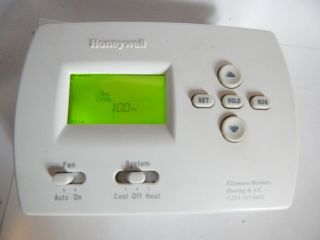 Honeywell Th4110d1007 Pro 4000 Digital 5/2 Programmable Thermostat -