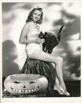 Jane Harker 1946 Warner Bros 8x10 Sexy Leggy Halloween Cheesecake Photo