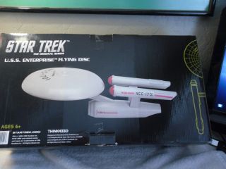 Thinkgeek Star Trek Uss Enterprise Ncc - 1701 Flying Disc Frisbee Mib