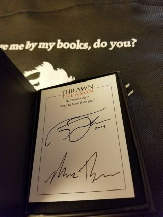 SDCC 2019 STAR WARS: THRAWN TREASON SIGNED AUDIOBOOK PIN AND BAG IN HAND 6