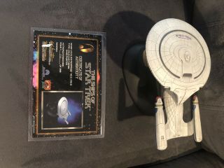 Star Trek Uss - Enterprise Ncc - 1701 - D Legends In 3 - Dimensions Model