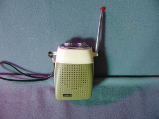 Vintage 60 ' s Space Chase ORBIT AM Transistor Radio Hong Kong Near 5
