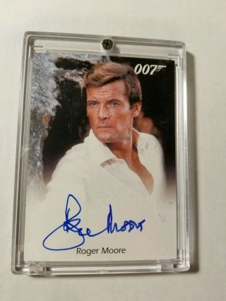 James Bond Roger Moore Signed Auto Autograph Rittenhouse Archives Man Golden Gun