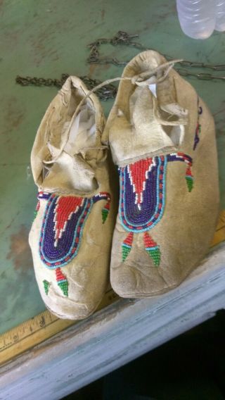 Old Pair Native American Plains Indian Bead Decorated 8 Inches Moccasins