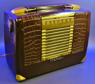 Vintage RCA Victor Model BX - 57 Tube Radio 2