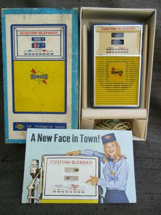 Vintage 1960s Sunoco Gas Station Pump Transistor Radio W Box & Paper
