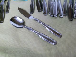 STAINLESS FLATWARE ONEIDA VISTA SERVICE FOR 12 & EXTRA W/ MASTER BUTTER KNIFE 5